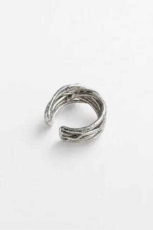 Nidus ear cuff